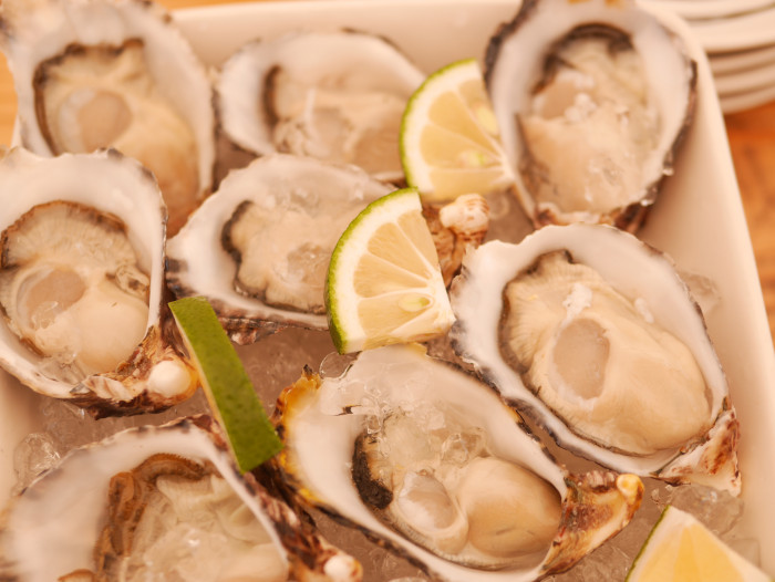 大入島の新鮮な牡蠣を味わえる牡蠣小屋が再オープン！オリジナルブランド”大入島オイスター”を堪能できる『シマノカキ シンエイマル』