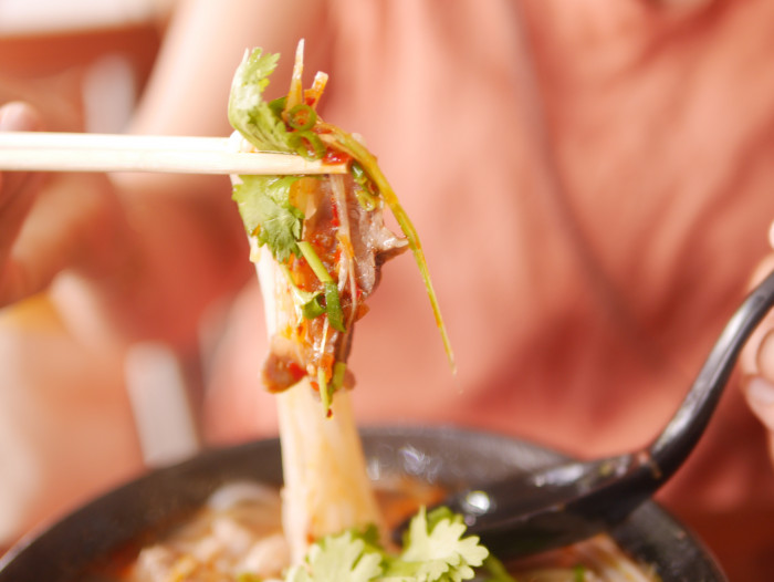 ピリ辛スープの太麺ビーフン